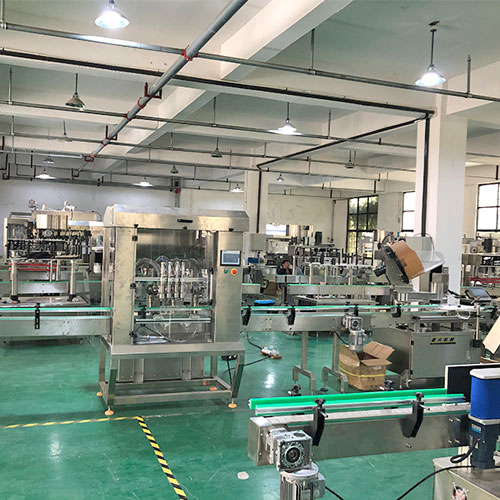 內蒙古灌裝機械生產廠家實拍四頭醬料灌裝機