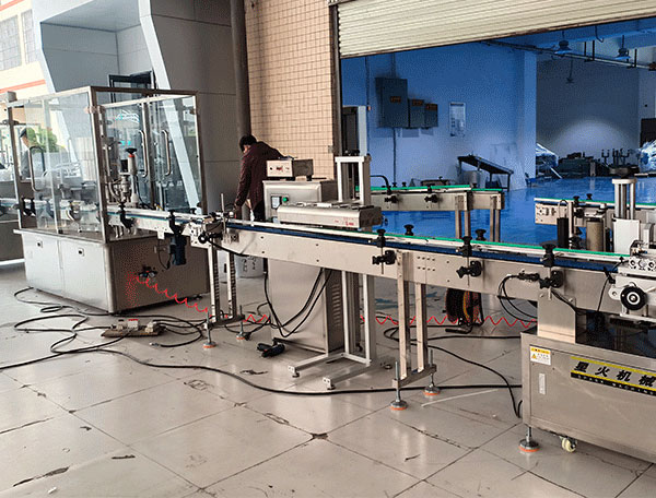 成套液體灌裝機設備