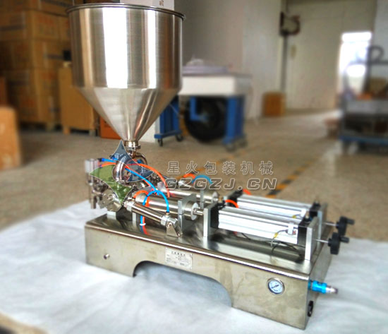 雙頭膏體灌裝機整機廠房內實拍